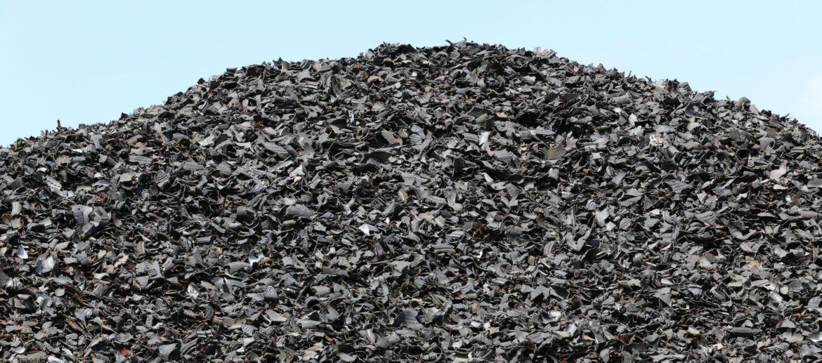 Shredded,Tires,At,Recycling,Yard